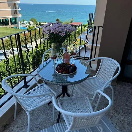 Apparment Premier Fort Beach Seaview דירה סבטי ולאס